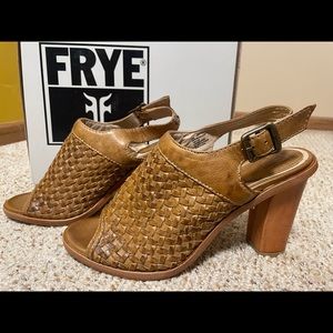 Frye Sofia woven camel slingback sandals size 7.5